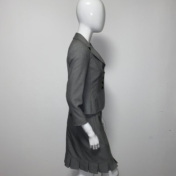 TAHARI Suit NEW! - Picture 5 of 8